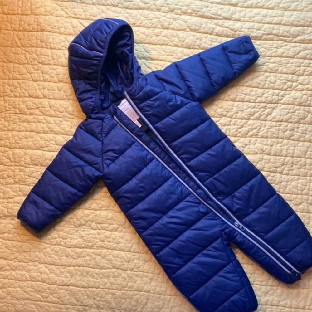 LIKE NEW Hanna Andersson one piece snowsuit - 6-12 Months